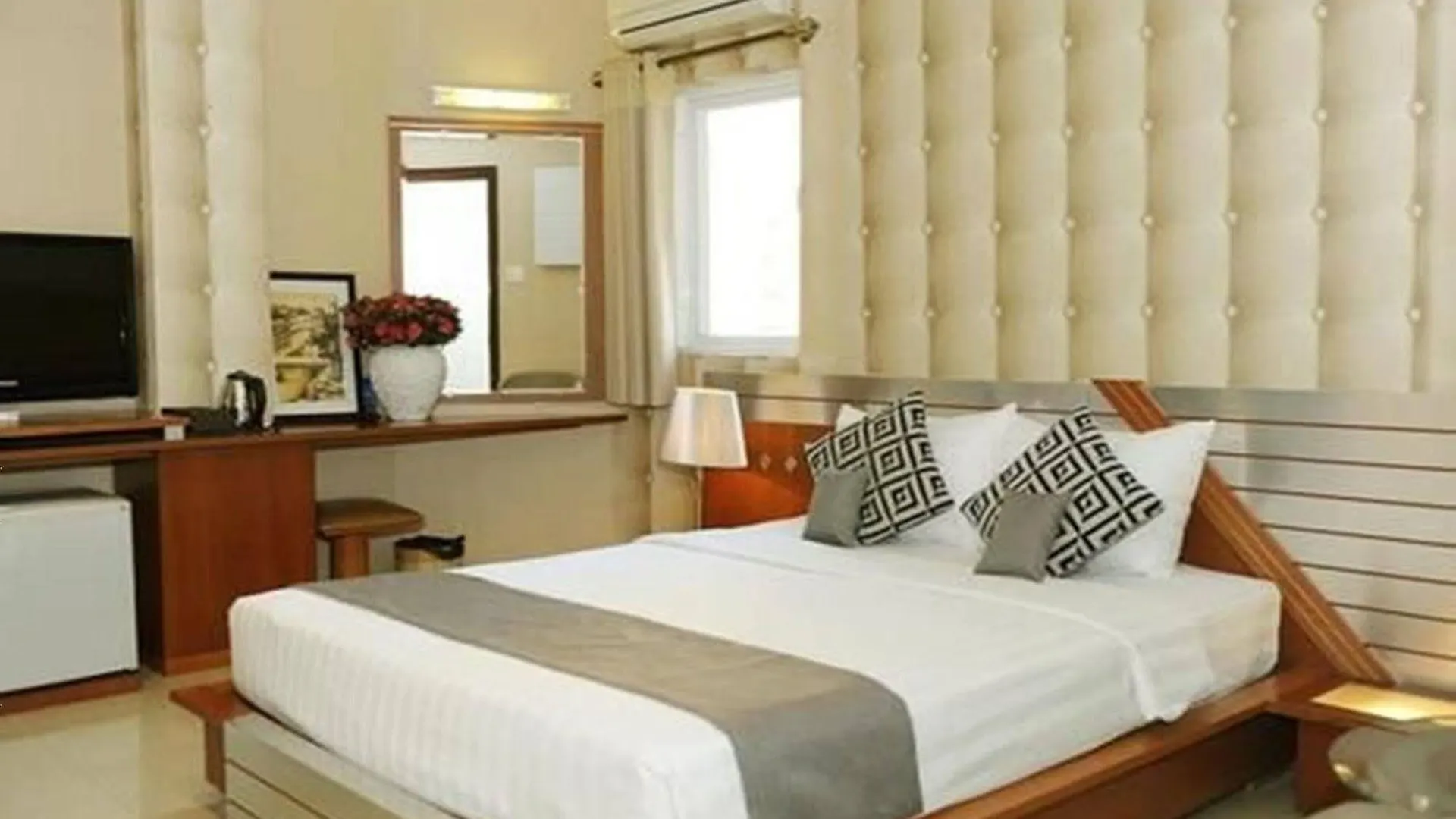 Thuy Sakura Hotel & Serviced Apartment Ho Chi Minh City